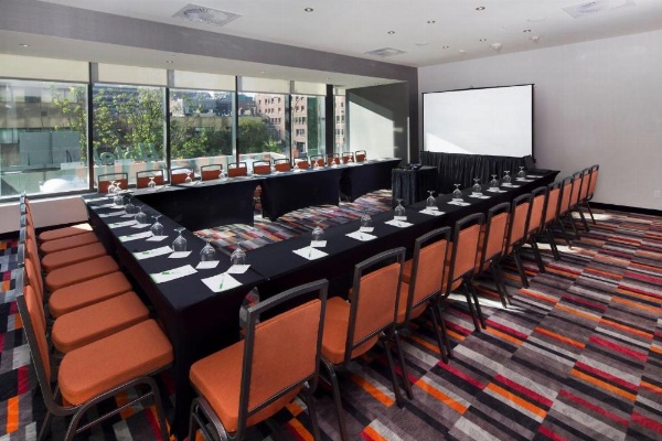 Holiday Inn Hotel & Suites Montreal Centre-ville Ouest image 21